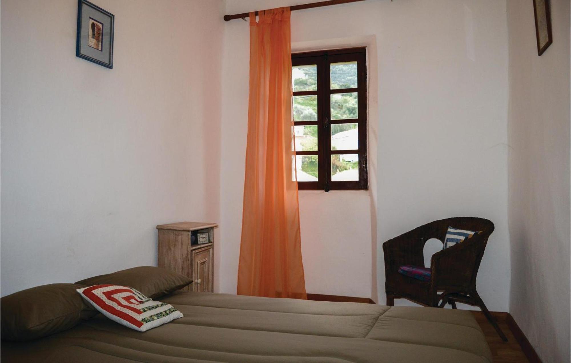 2 Bedroom Beautiful Apartment In Calcatoggio Calcatoggio  Kültér fotó